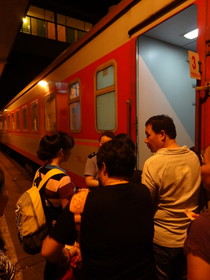中国旅行記＠西安〜蘭州〜西寧へ列車の旅。K119の空調快速の寝台車両へ乗車