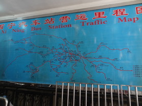 西寧観光＠西寧汽車站(バスターミナル)内にある路線図