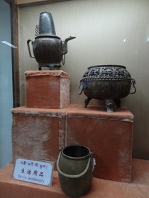 中国旅行記＠青海省編、青海湖蔵族民俗博物館に展示されているチベット族の生活用品