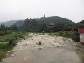 中国旅行記、都江堰観光編＠増水時に水が流れる水路