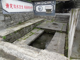 中国旅行記＠大理観光、崇聖寺の三塔の横町にある共同の水飲み場