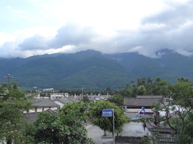 雲南旅行記＠大理観光、大理古城の大理北古楼から見た蒼山の風景