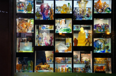 とまとじゅーす的中国旅行記、上海・豫園観光＠綺麗なガラス製品を販売している店舗