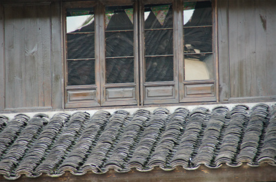 中国旅行記、杭州観光編＠中山中路で見かけた古風な家の屋根瓦