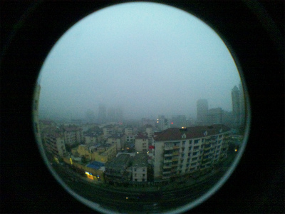 とまとじゅーす的中国旅行記＠上海観光・滞在日記。上海、大気汚染が醜い中出入国管理局へ向かう