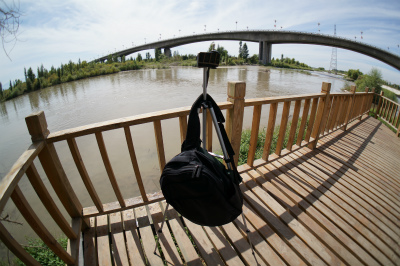 イリ・カザフ族自治州（伊犁哈萨克自治州）観光旅行記＠イリ河（伊犁河）の川辺、イリ河（伊犁河）大橋（新橋）前でiPhone 5Sでタイムラプス撮影