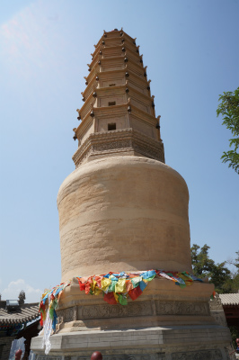 中国旅行記＠蘭州観光、白塔山公園の頂上にある白塔