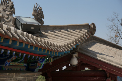 中国旅行記＠蘭州観光、白塔山公園の白塔付近の建物の屋根瓦