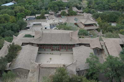 中国旅行記＠蘭州観光、五泉山公園の中腹からマニ寺を見下ろす