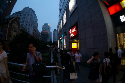 中国旅行記＠上海の人民広場～南京東路周辺を同僚と美味しそうな日本食のお店がないかどうか探して彷徨う