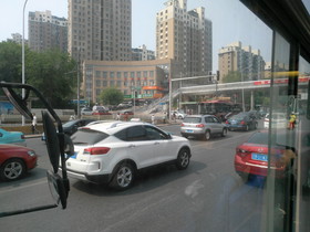 大連観光＠大連観光、龍王塘ダム（龙王塘）へ2002路のバスで移動